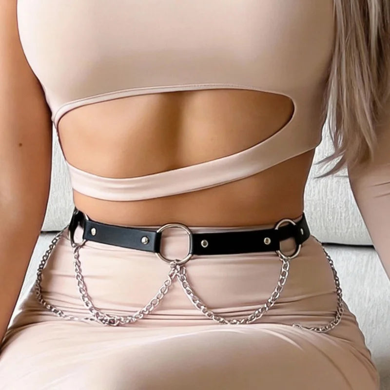 Elyvexa Chainrush belt, black faux-leather strap with two silver rings and chain loops