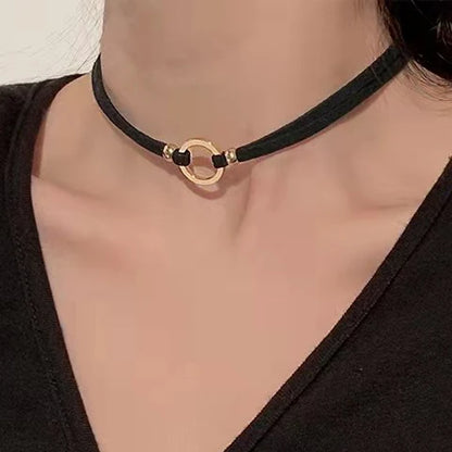Velvet Omen Collar