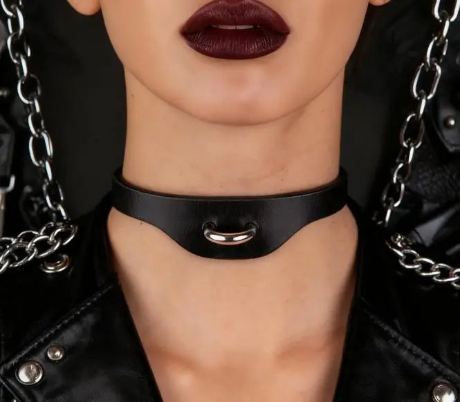 Velzith Hellbound choker: black leather choker with oval ring front detail