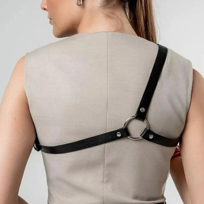 Back body cage harness with black straps and O-ring at shoulder
