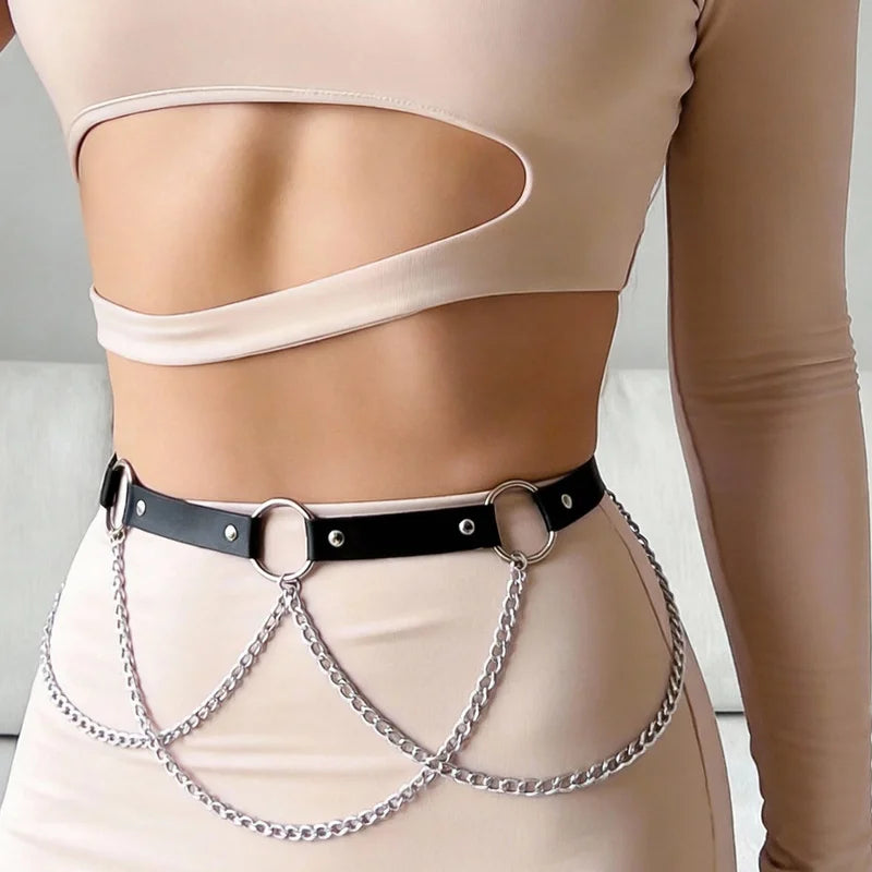 Elyvexa Chainrush belt with black strap, silver O-ring buckle, layered chain harness