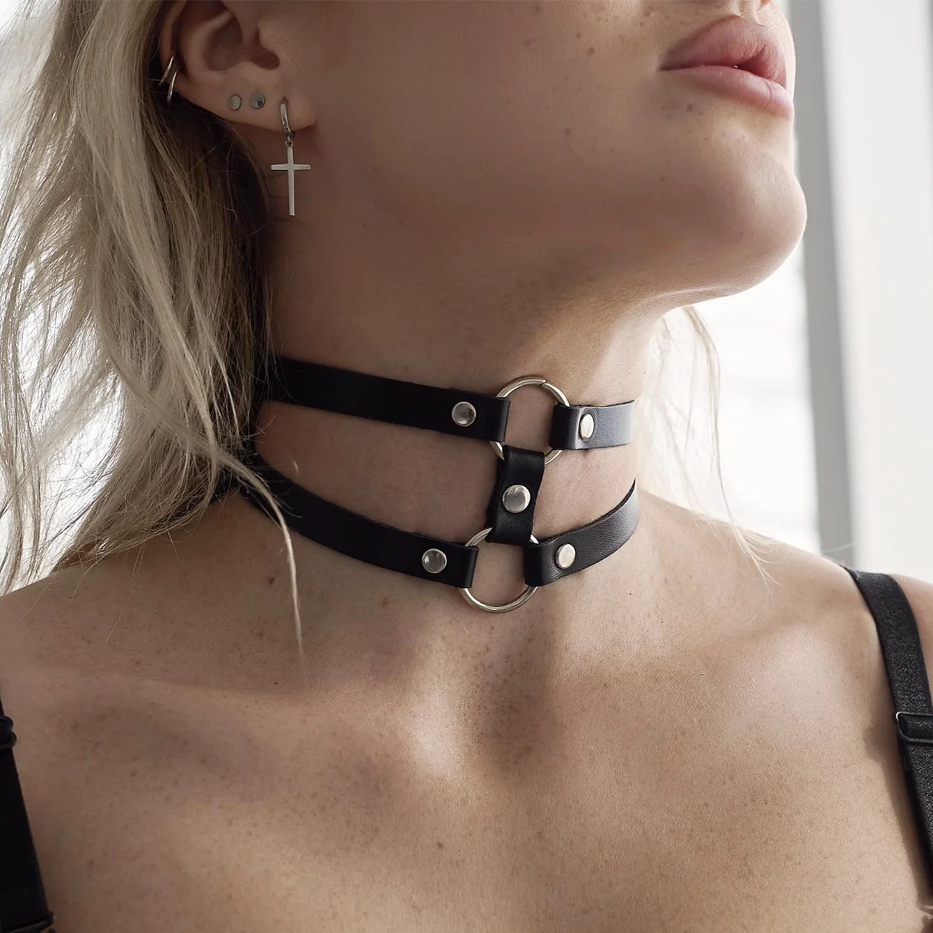 Cravisse Leather Collar