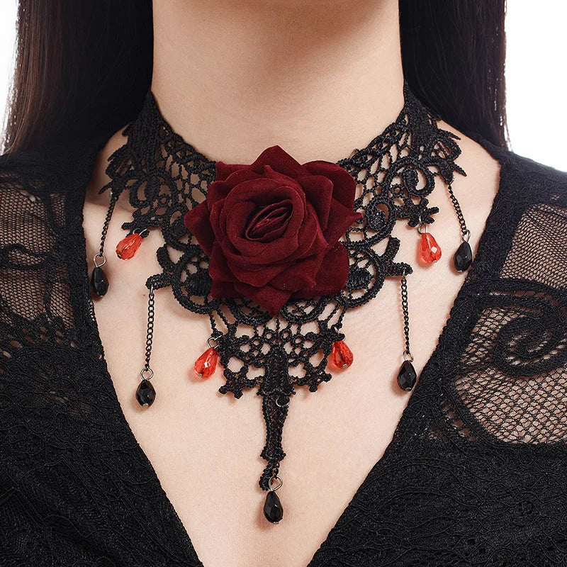 Rosé Noire Lace Collar
