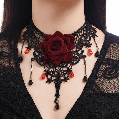 Rosé Noire Lace Collar