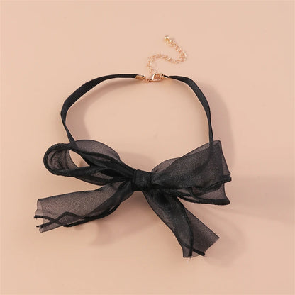 Festive Bow Lace Choker