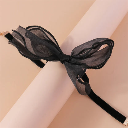 Festive Bow Lace Choker