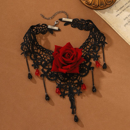 Rosé Noire Lace Collar