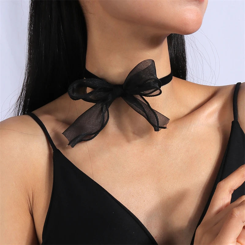 Festive Bow Lace Choker