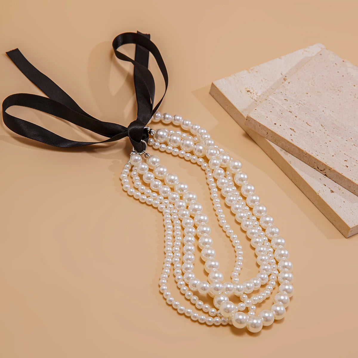 Velour Éclat Pearl Chain Necklace