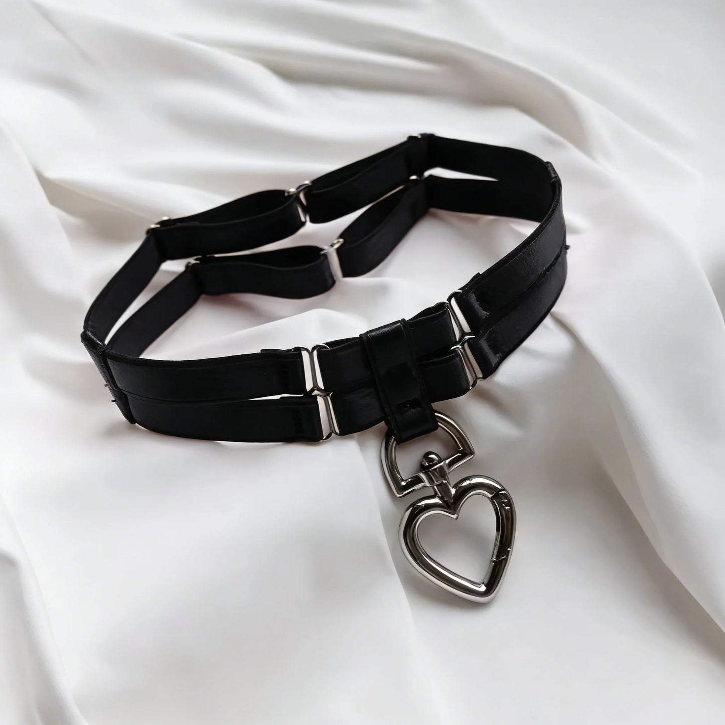 Onyx Heart Collar