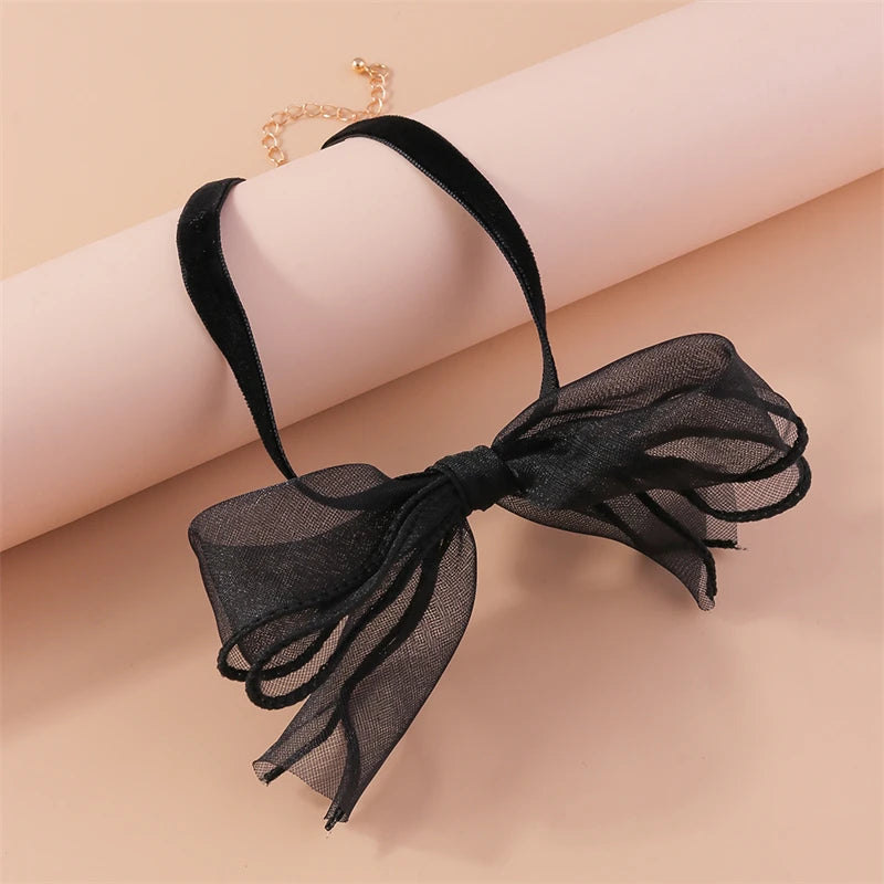 Festive Bow Lace Choker
