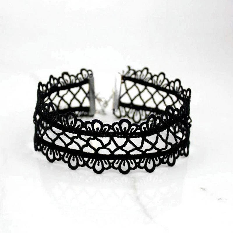 Noir Lace Embrace Choker